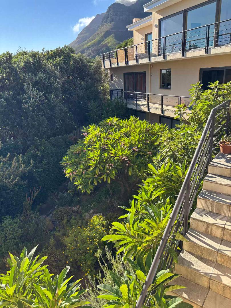 To Let 4 Bedroom Property for Rent in Oranjezicht Western Cape